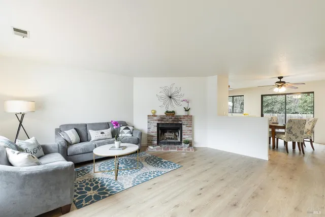 $665,000 | 843 Falcon Way, Healdsburg, CA 95448