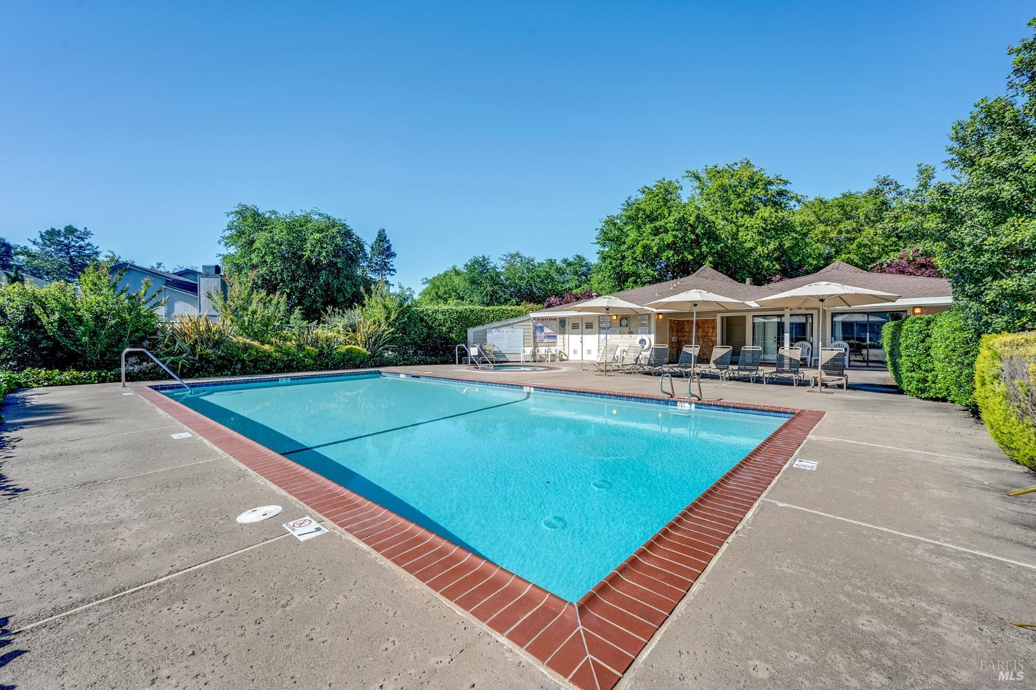 843 Falcon Way Healdsburg, CA 95448 - Photo 23 of 29 Summertime picture of pool area