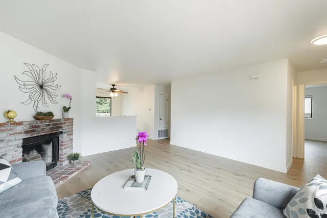 $665,000 | 843 Falcon Way, Healdsburg, CA 95448