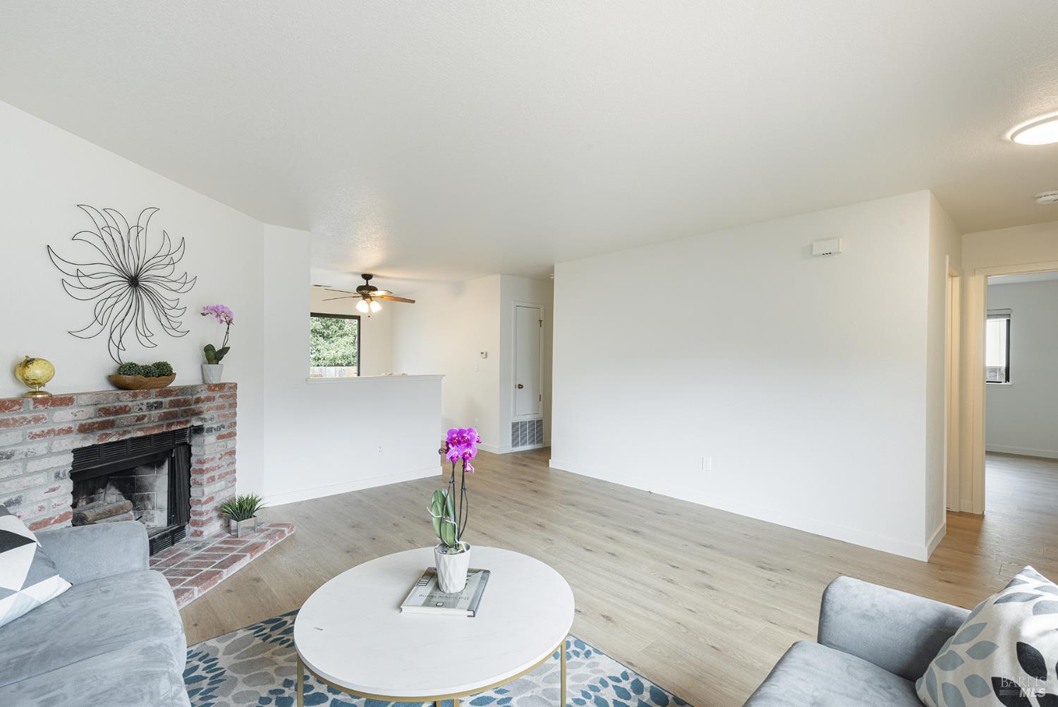 843 Falcon Way Healdsburg, CA 95448 - Photo 3 of 29 Yes- That is a wood buring fireplace.