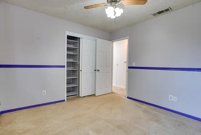 an empty room with a empty space