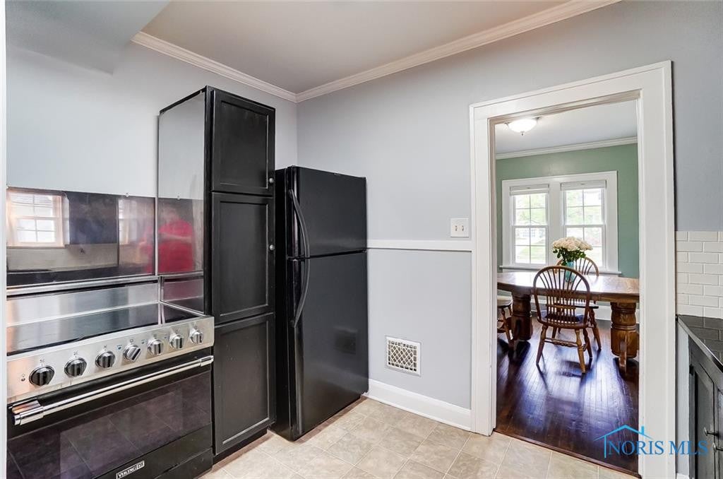 2410 Hempstead Road Toledo, OH 43606 - Photo 13 of 39 Gallery Image 13
