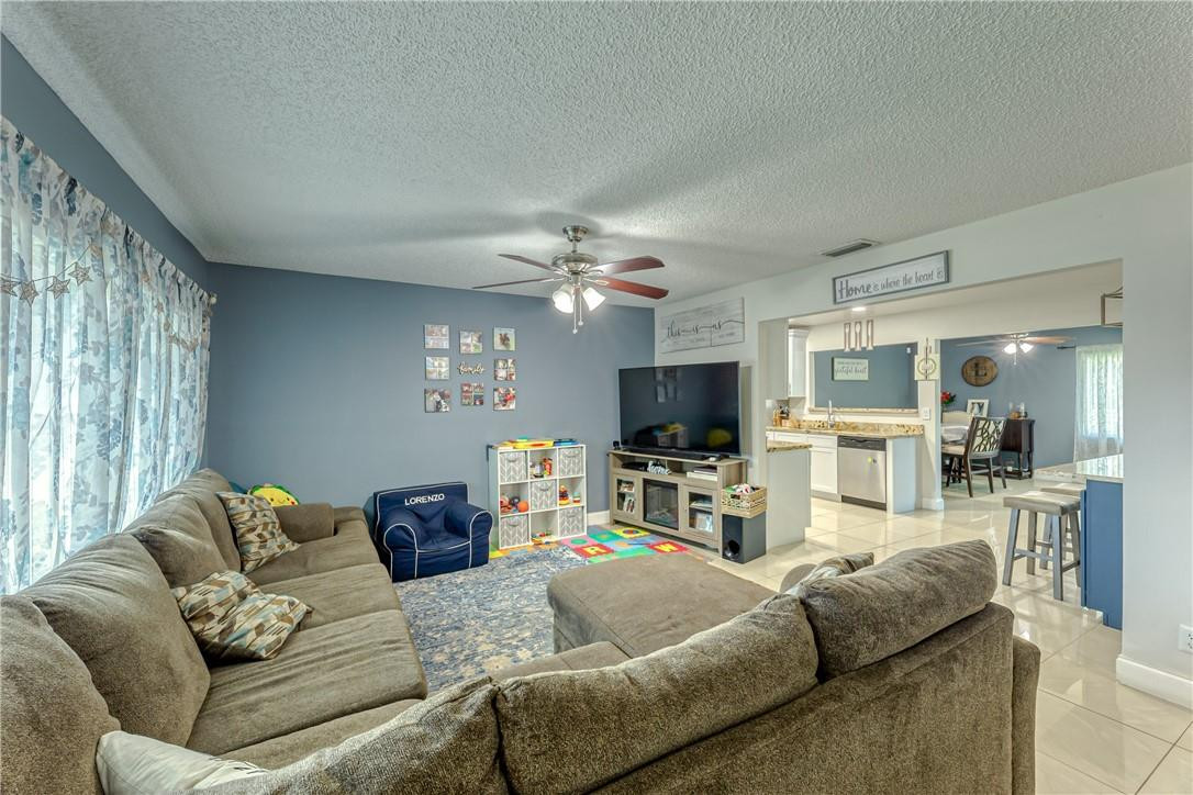 18443 Ruffian Way Boca Raton, FL 33496 - Photo 4 of 35 Photo 4