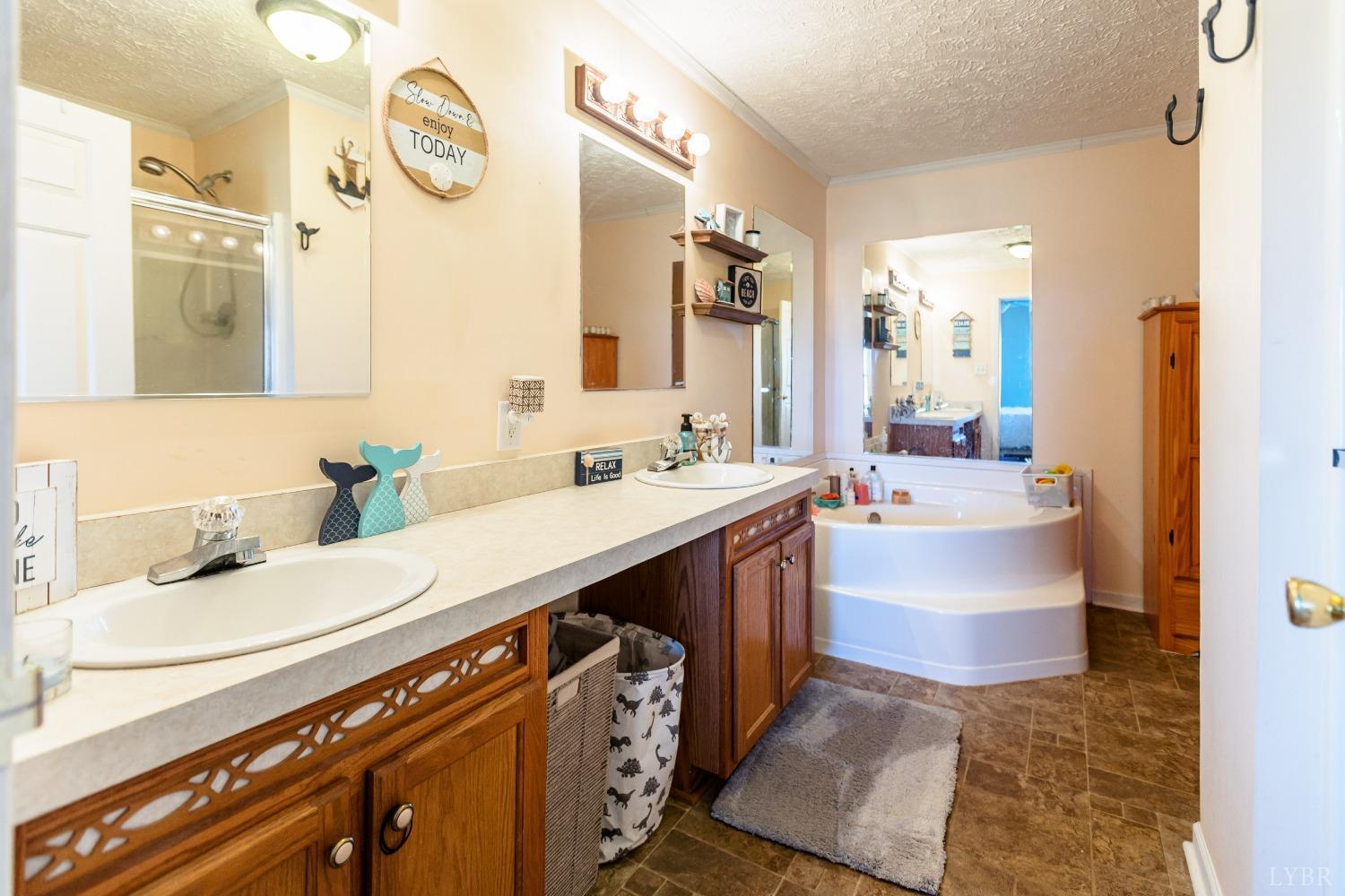 5084 Old Courthouse Road Appomattox, VA 24522 - Photo 11 of 31 Gallery Image 11