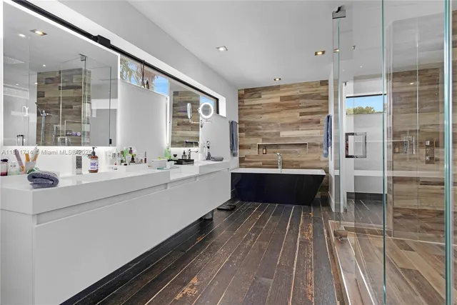 $4,480,000 | 1601 Diplomat Parkway, Hollywood, FL 33019