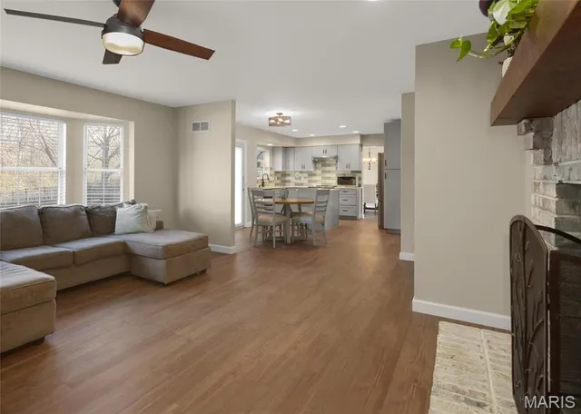 $399,900 | 2835 Belle Terre Court, St. Louis, MO 63129