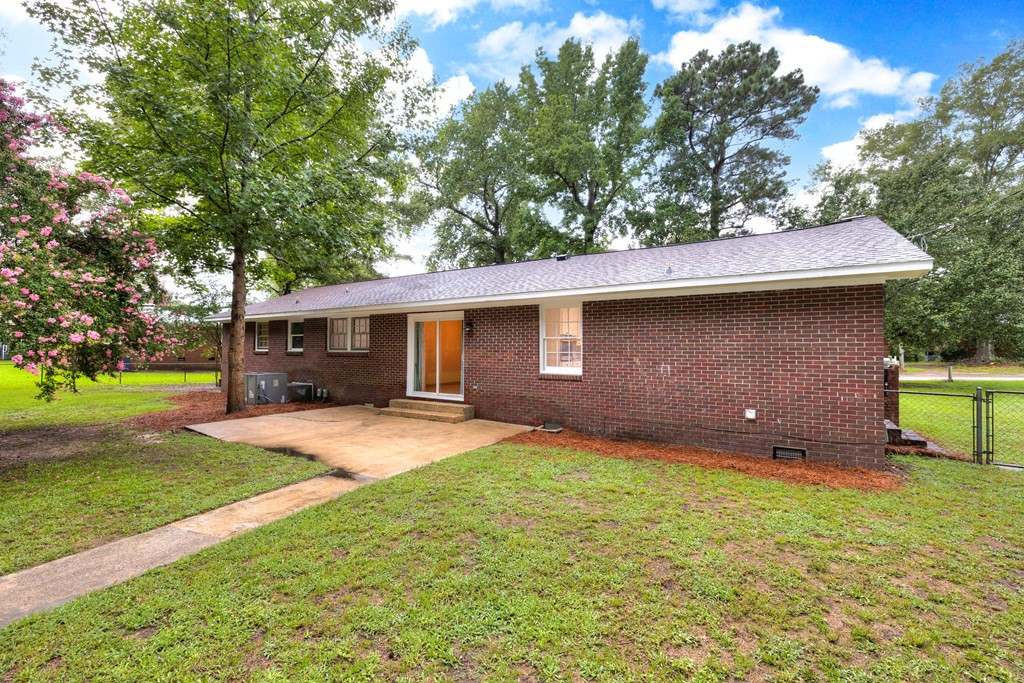 2373 Brookgreen Road Sumter, SC 29154 - Photo 2 of 32