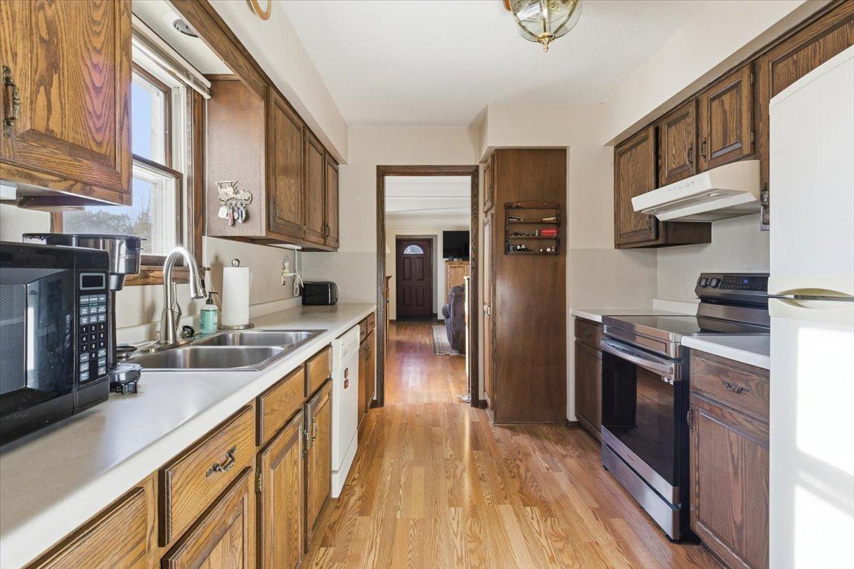 1808 Tatum Street Falcon Heights, MN 55113 - Photo 5 of 33