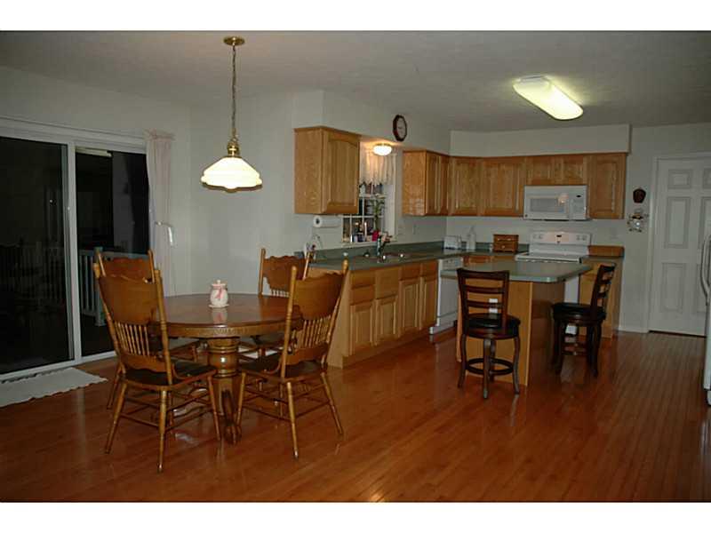 193 Lori Road Gibsonia, PA 15044 - Photo 4 of 25 Kitchen.