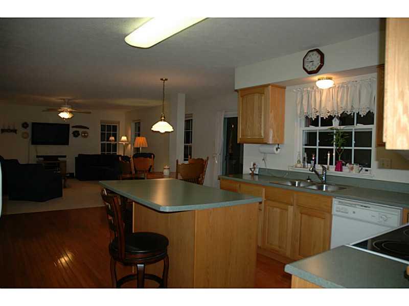 193 Lori Road Gibsonia, PA 15044 - Photo 8 of 25 Kitchen.