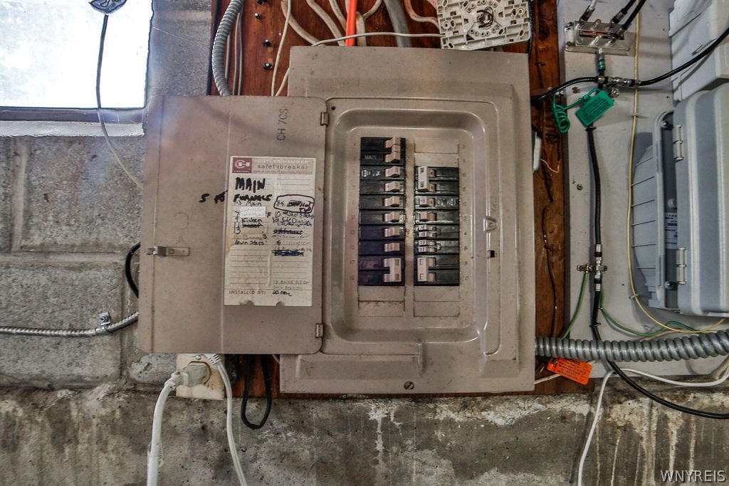 5128 Armor Duells Road Orchard Park, NY 14127 - Photo 37 of 45 Circuit breakers