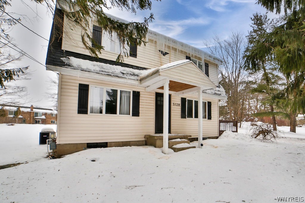 5128 Armor Duells Road Orchard Park, NY 14127 - Photo 5 of 45 Front