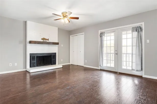 $1,575 | 208 Wilshire Drive, Unit B, Euless, TX 76040