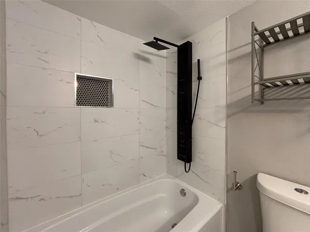 $1,632 | 208 Wilshire Drive, Unit B, Euless, TX 76040