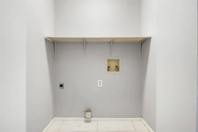 $1,575 | 208 Wilshire Drive, Unit B, Euless, TX 76040