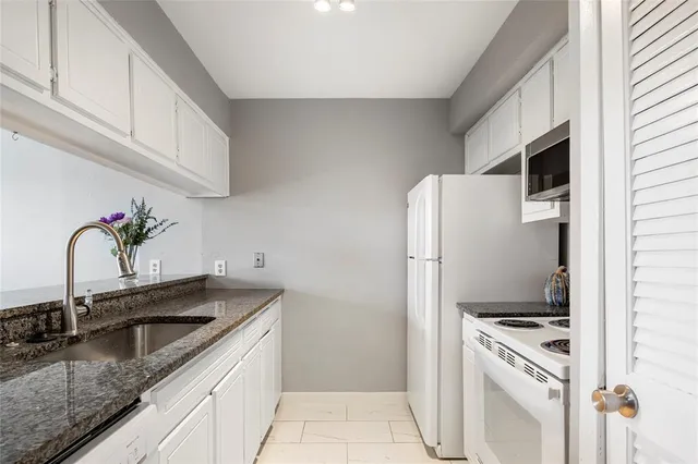 $1,575 | 208 Wilshire Drive, Unit B, Euless, TX 76040