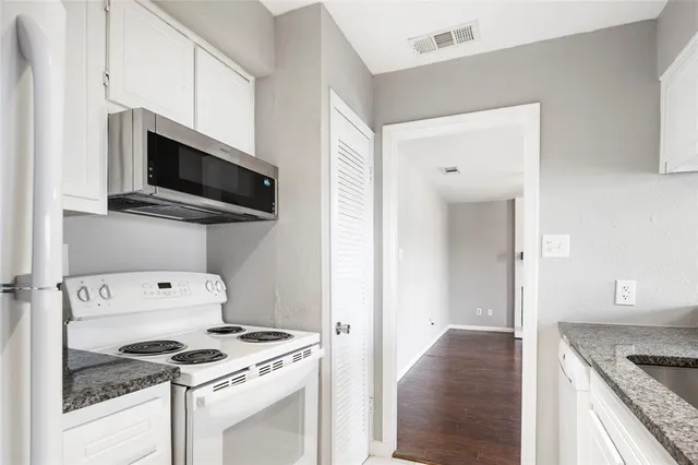 $1,575 | 208 Wilshire Drive, Unit B, Euless, TX 76040