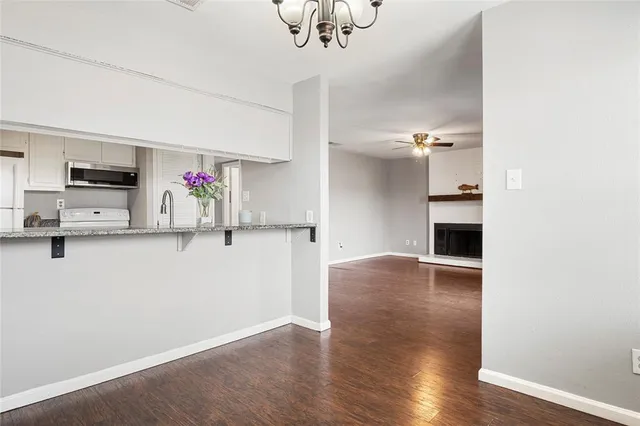 $1,575 | 208 Wilshire Drive, Unit B, Euless, TX 76040