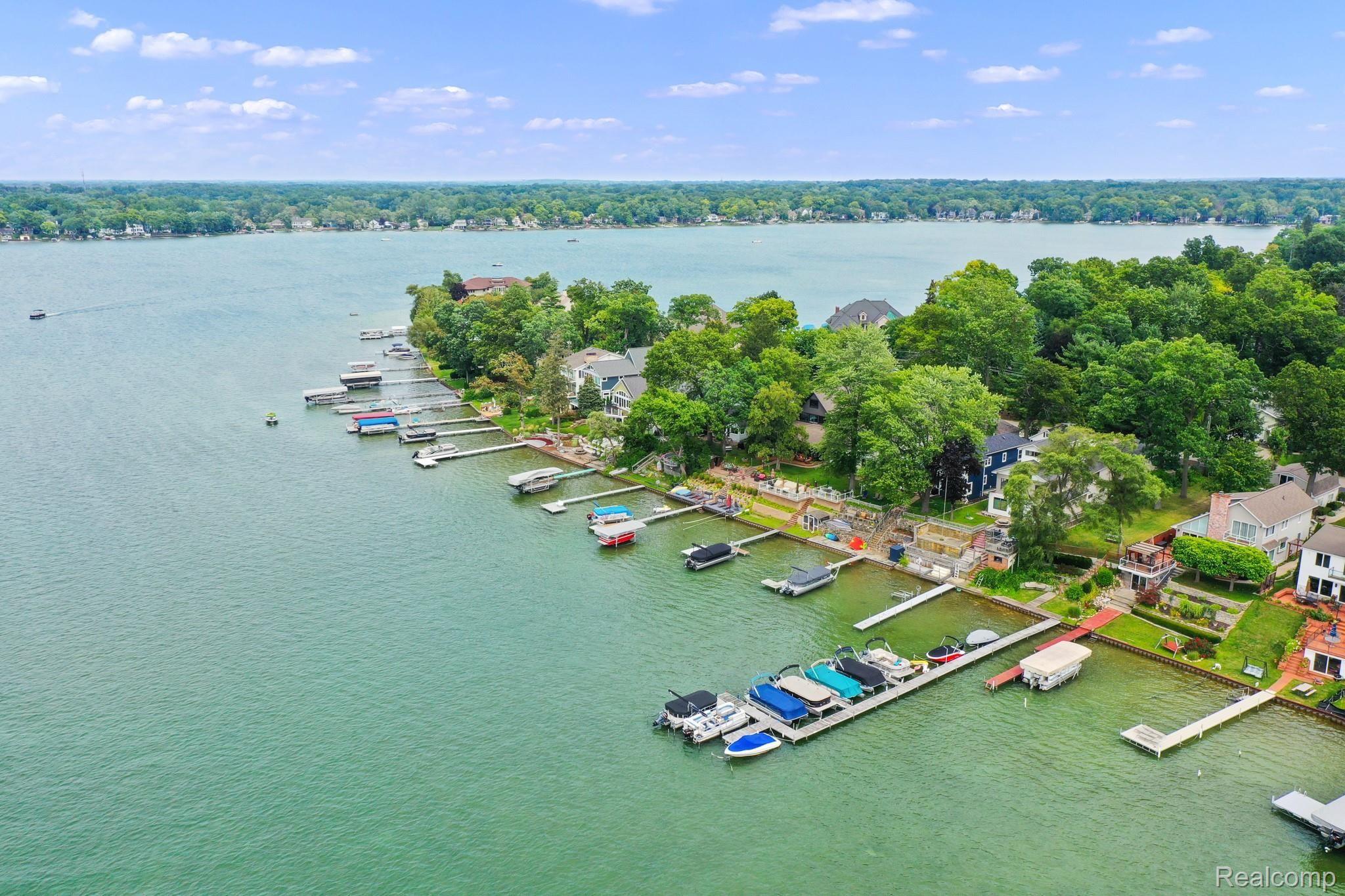 2250 Keith Road West Bloomfield, MI 48324 - Photo 34 of 49 DJI_0205.jpg