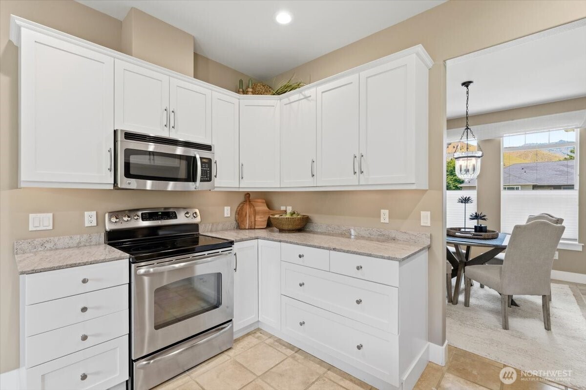 105 Pickens Street Wenatchee, WA 98801 - Photo 8 of 34