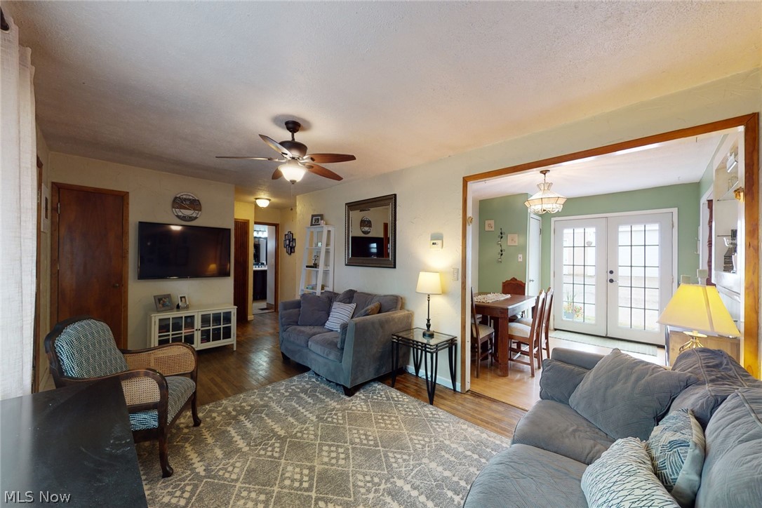 9853 Pekin Road Novelty, OH 44072 - Photo 3 of 27 Gallery Image 3