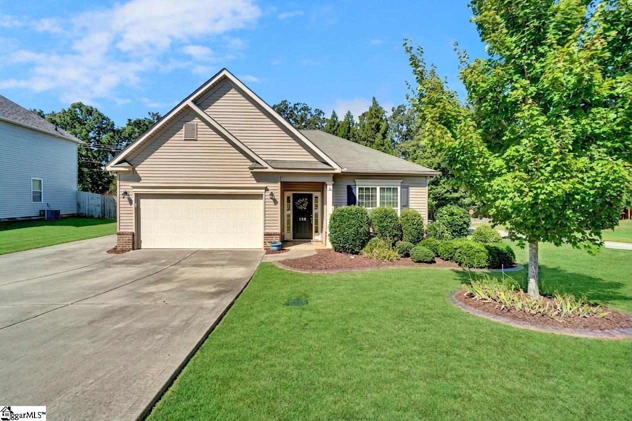 100 Amherst Way Easley, SC 29642 - Photo 2 of 50