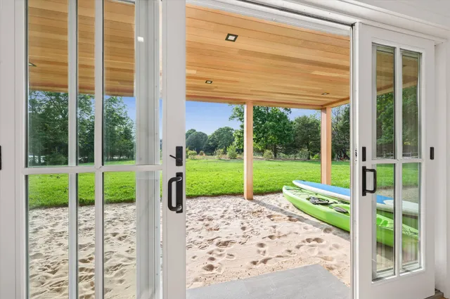 $7,495,000 | 206 Water Hole Road, East Hampton, NY 11937