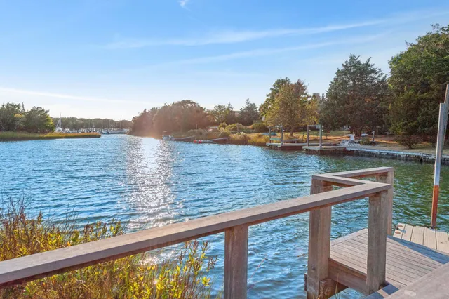 $7,495,000 | 206 Water Hole Road, East Hampton, NY 11937