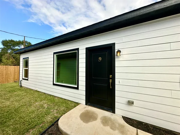 $1,395 | 11557 Persimmon Street, Willis, TX 77318
