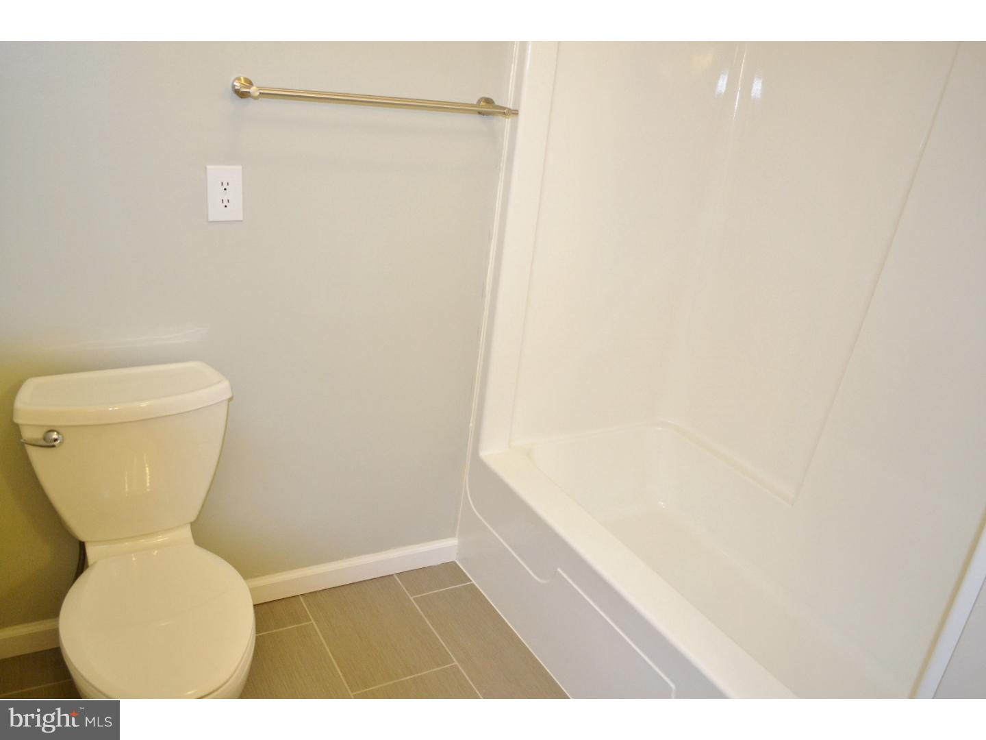 515 North York Road, Unit 11E Willow Grove, PA 19090 - Photo 10 of 18 Gallery Image 10