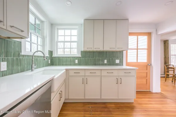 $828,000 | 23 Frog Alley, Old Chatham, NY 12136