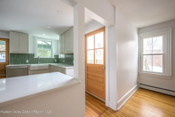 $828,000 | 23 Frog Alley, Old Chatham, NY 12136