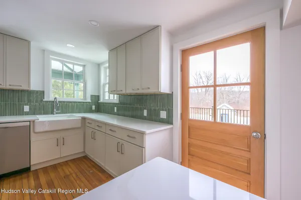 $828,000 | 23 Frog Alley, Old Chatham, NY 12136