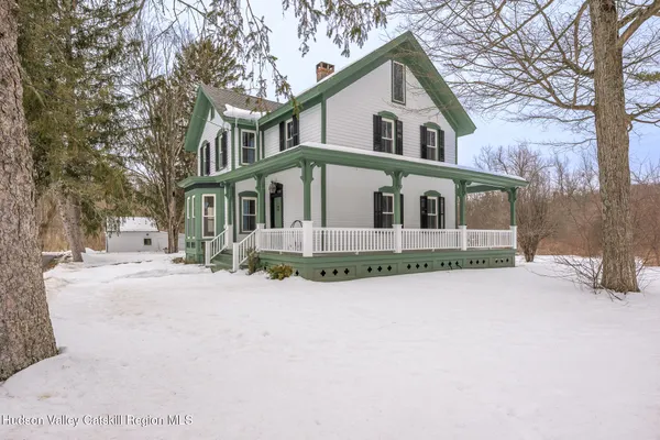 $828,000 | 23 Frog Alley, Old Chatham, NY 12136
