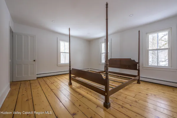 $828,000 | 23 Frog Alley, Old Chatham, NY 12136