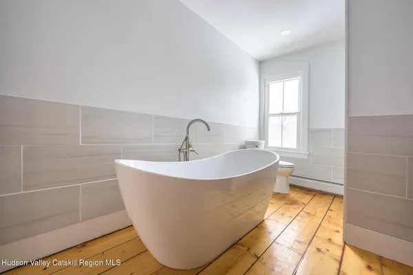 $828,000 | 23 Frog Alley, Old Chatham, NY 12136