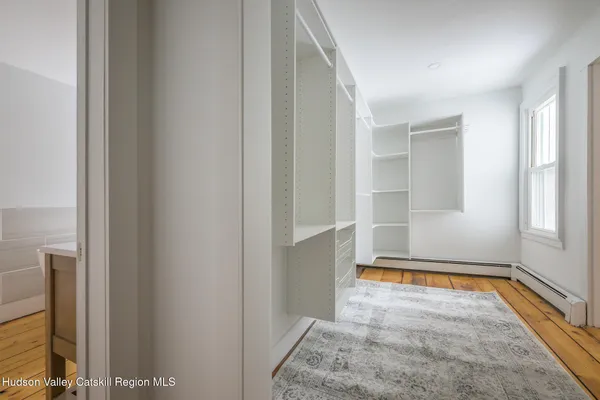 $828,000 | 23 Frog Alley, Old Chatham, NY 12136