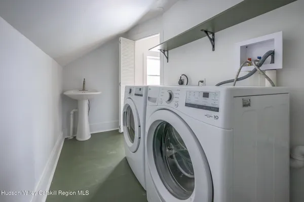 $828,000 | 23 Frog Alley, Old Chatham, NY 12136