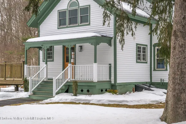 $828,000 | 23 Frog Alley, Old Chatham, NY 12136