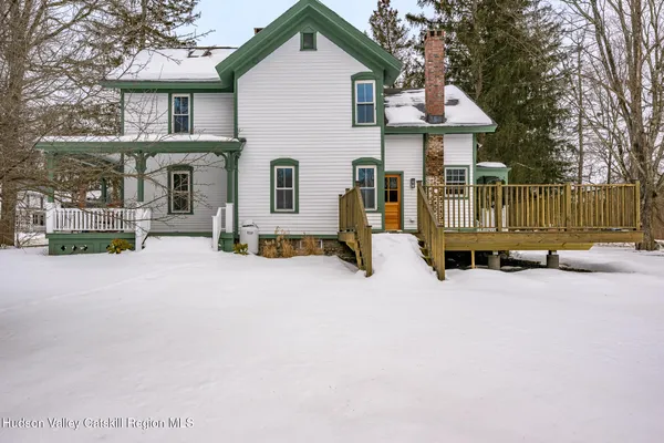 $828,000 | 23 Frog Alley, Old Chatham, NY 12136