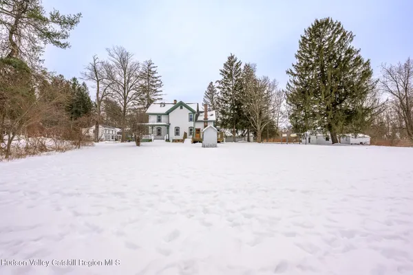 $828,000 | 23 Frog Alley, Old Chatham, NY 12136