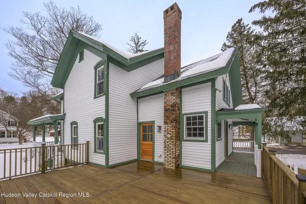 $828,000 | 23 Frog Alley, Old Chatham, NY 12136