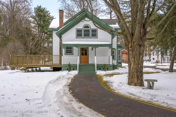 $828,000 | 23 Frog Alley, Old Chatham, NY 12136