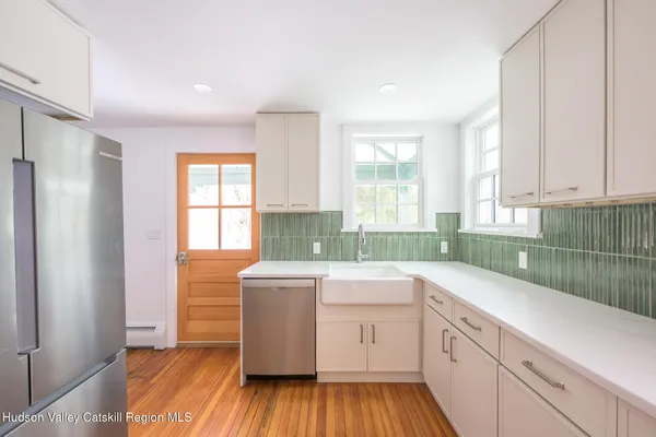 $828,000 | 23 Frog Alley, Old Chatham, NY 12136