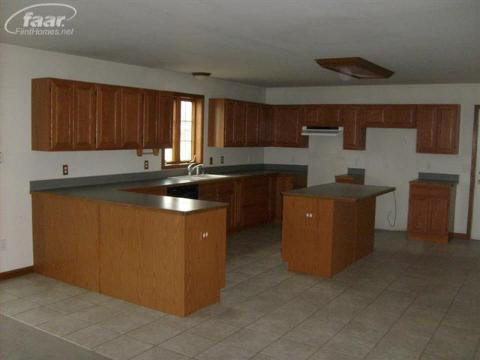 6095 Baker Road Howell, MI 48843 - Photo 4 of 5 20252675-3.JPG