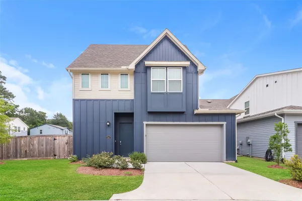 $2,179 | 9835 Willow Creek, Unit 101, Tomball, TX 77375