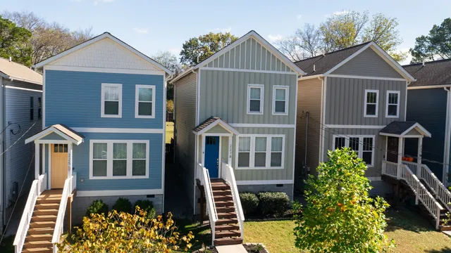 a view of an outdoor space