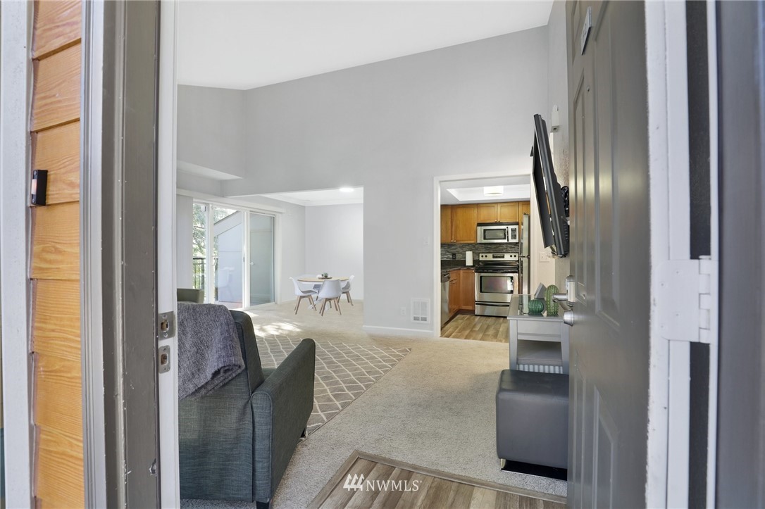 10829 Northeast 148th Lane, Unit F2 Bothell, WA 98011 - Photo 5 of 26 Gallery Image 5