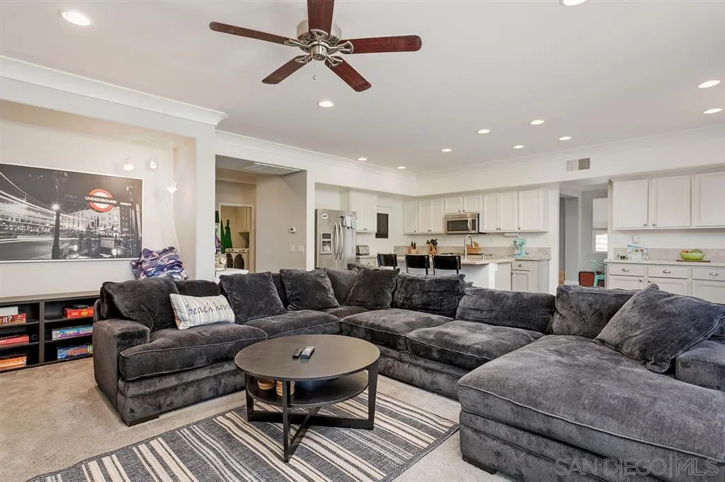 1039 Greenway Road Oceanside, CA 92057 - Photo 9 of 25 Gallery Image 9
