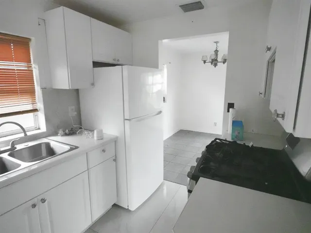 $2,600 | 5308 Marcia Place, West Palm Beach, FL 33407